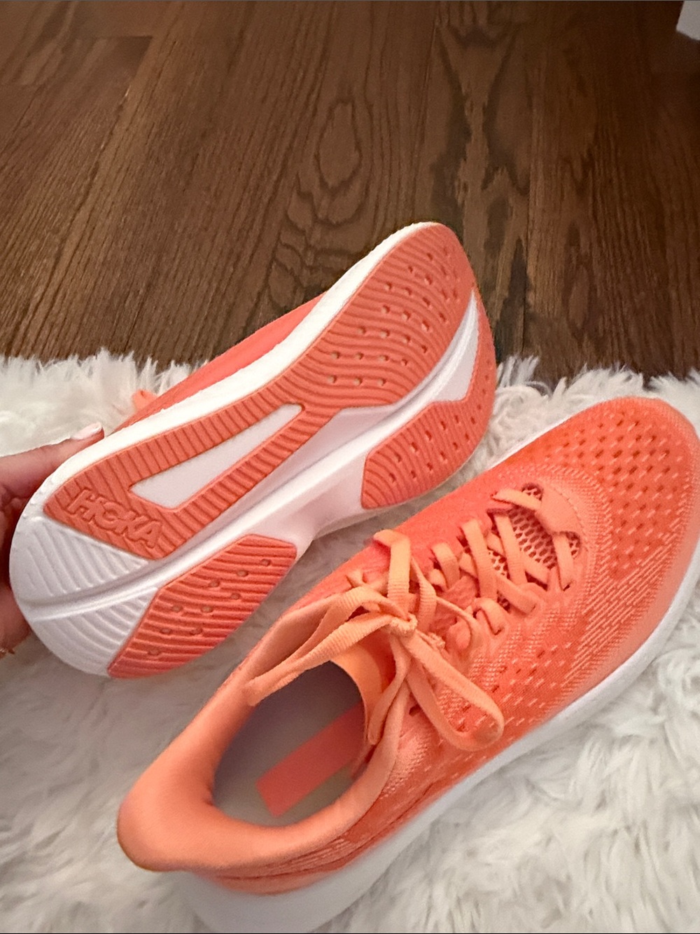 HOKA Mach e - Picture 2 of 2